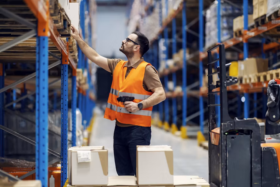 Network and electrical solutions for warehouses